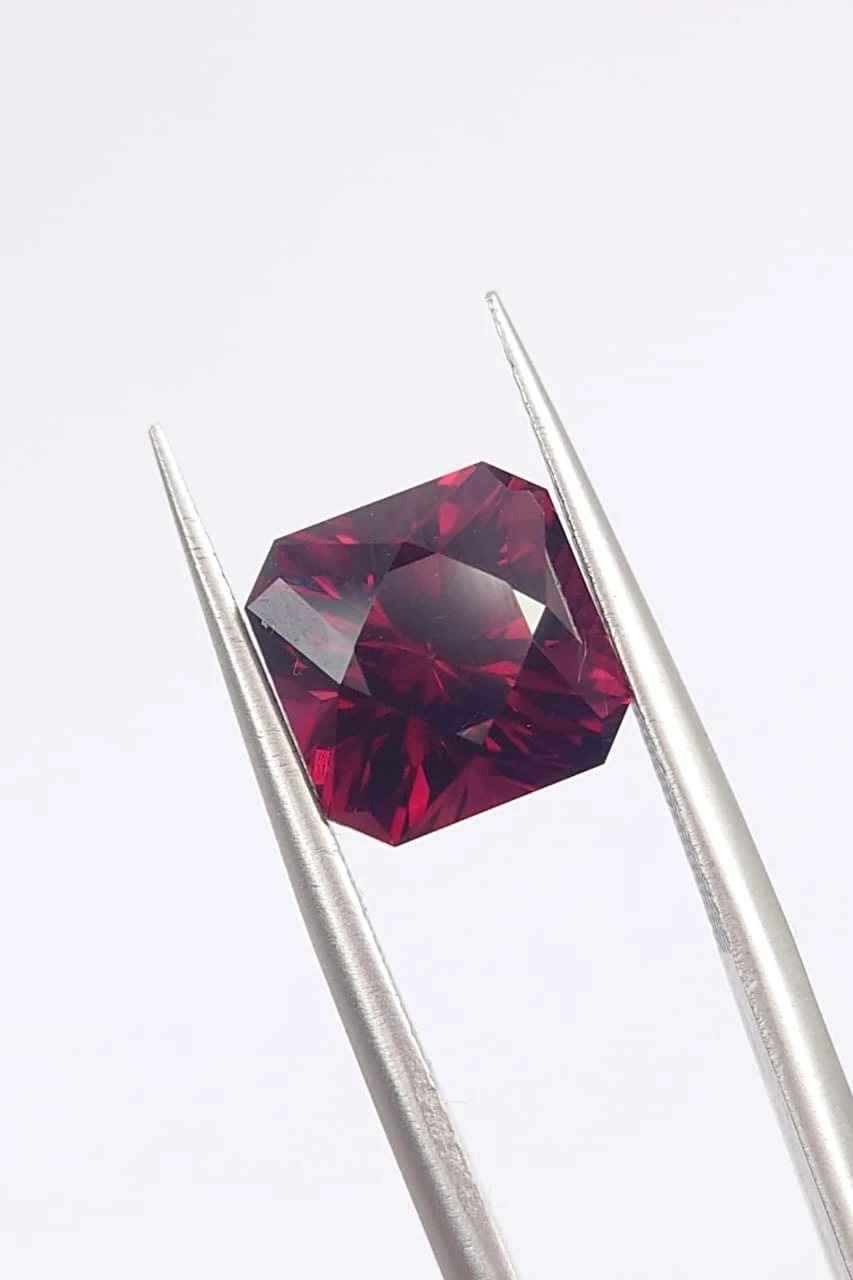 4.52ct Natural Redish Pink Rhodolite Garnet Emerald Cut Loose Gemstone From Tanzania — view 3